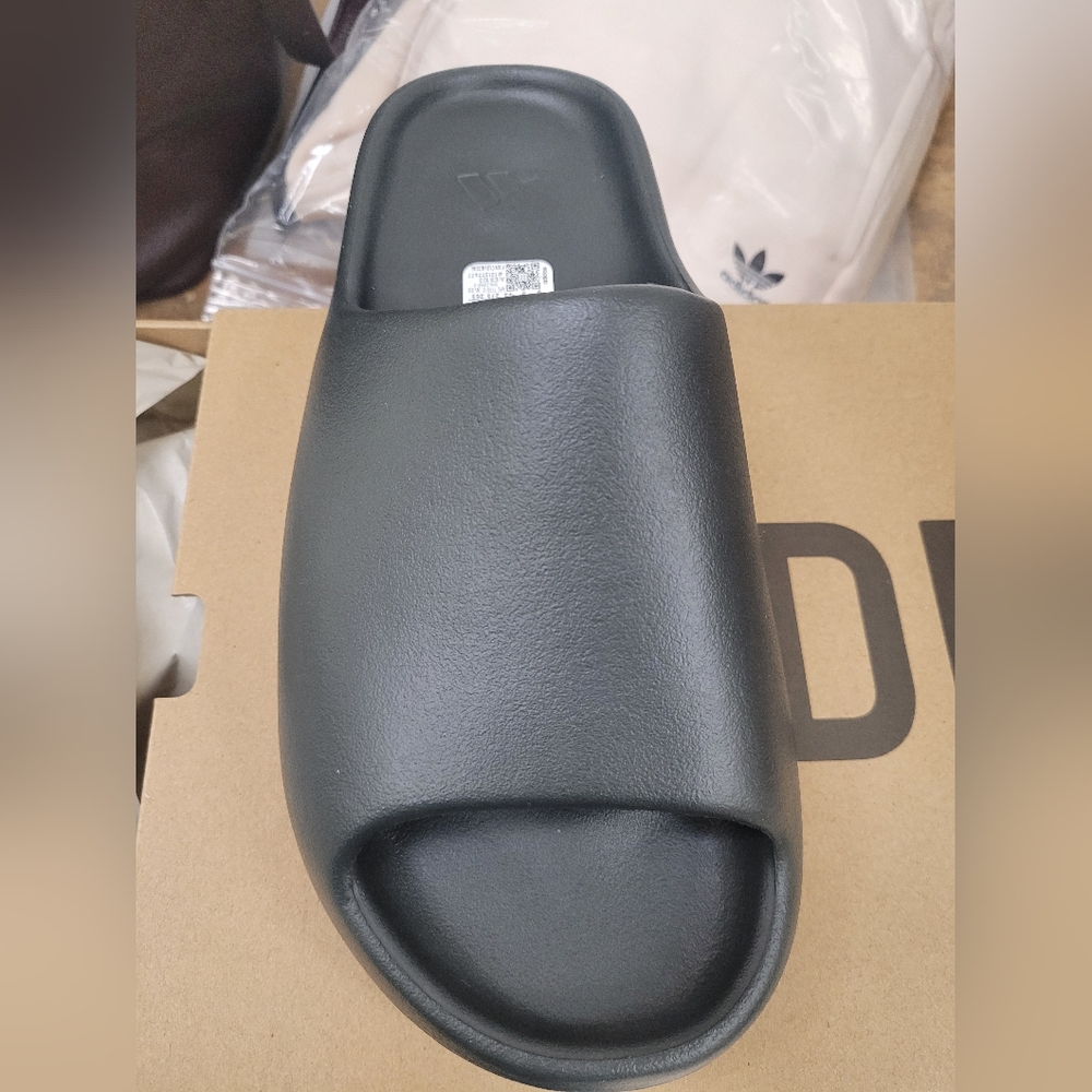 Yeezy Slide - Dark Onyx - SOLD
